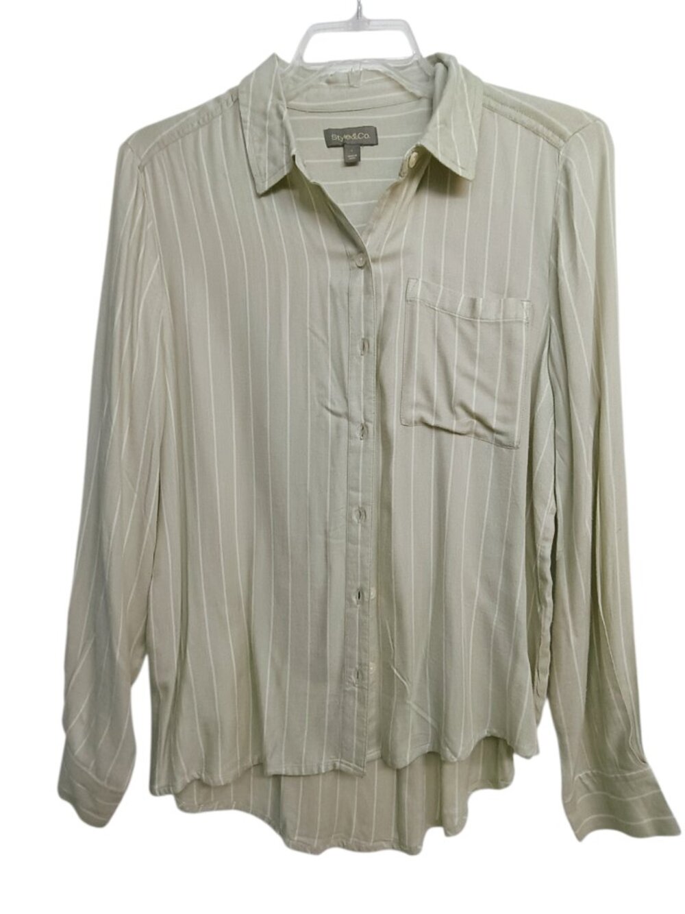 New without tags button down shirt for women size L.